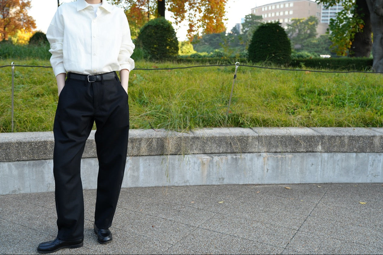 aka pants・アカ　パンツ(ウールキャバリーツイル)